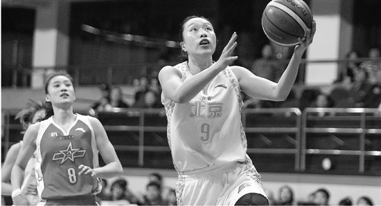 女篮大姐大在读博士，中国第一位篮球女博士