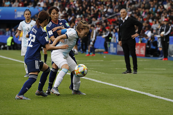 阿根廷女足第1分，中国女足6比0胜阿根廷